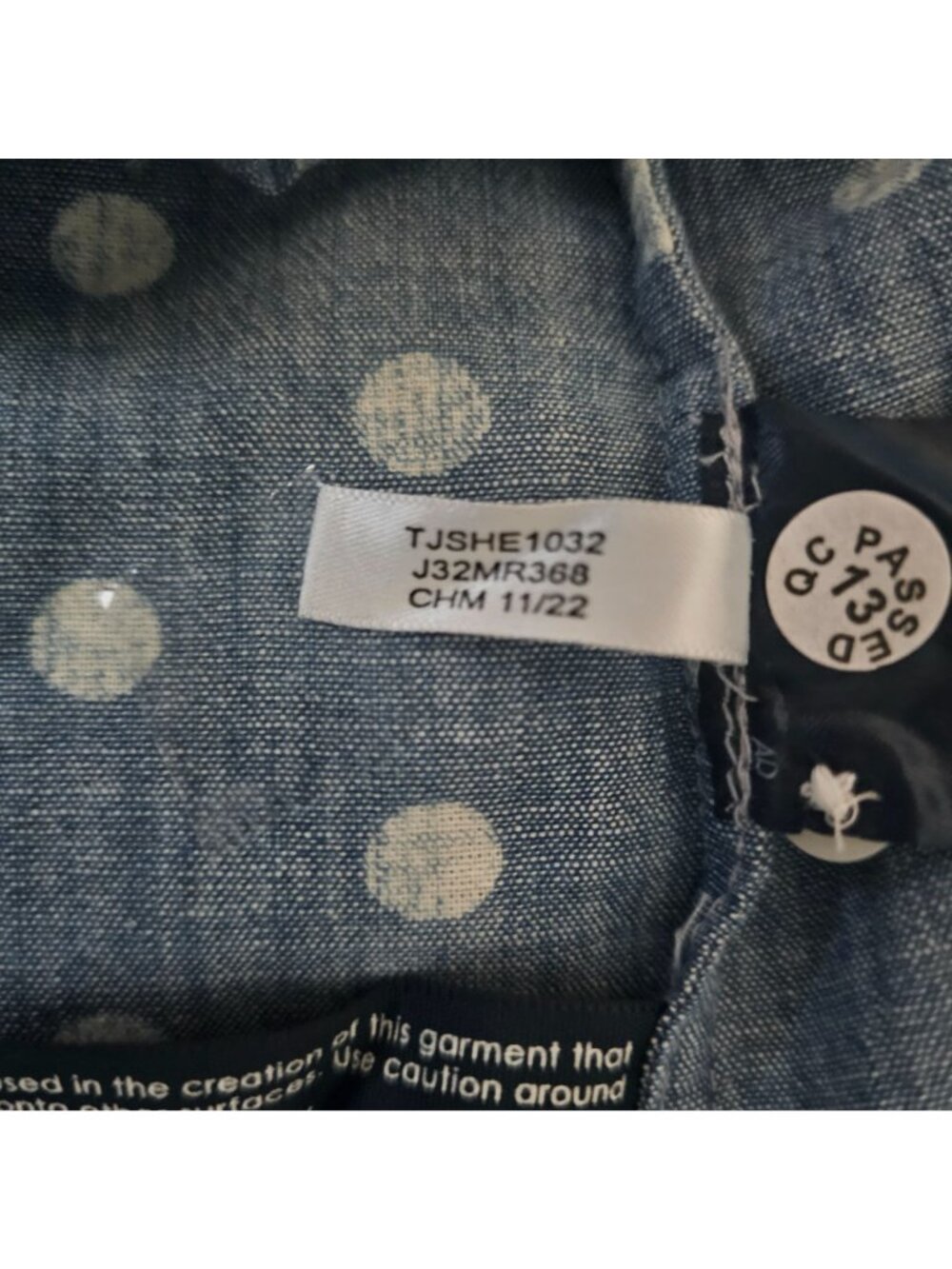 Tommy Hilfiger Women's Chambray Roll Tab Sleeve Polka Dot Print Shirt Size S/P - Picture 13 of 16